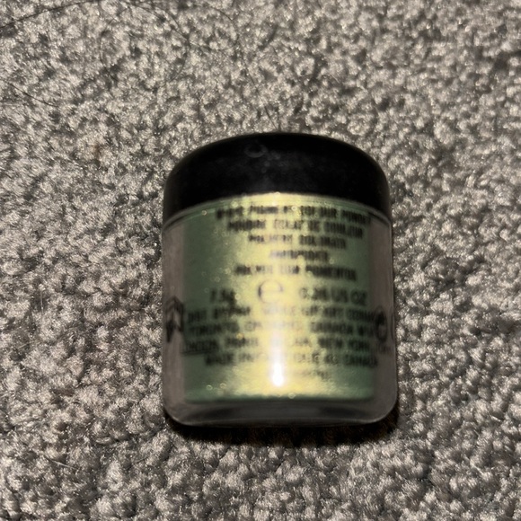 Brand new no box Discontinued MAC pigment Golden olive - Picture 5 of 5